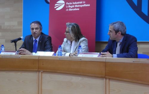 D'esq. a dta.: Xavier Casares, president del Consell Català de Formació Professional; M. Rosa Fiol, presidenta de la Comissió de Formació del Pacte Industrial, i Carles Rivera, coordinador gerent del Pacte Industrial