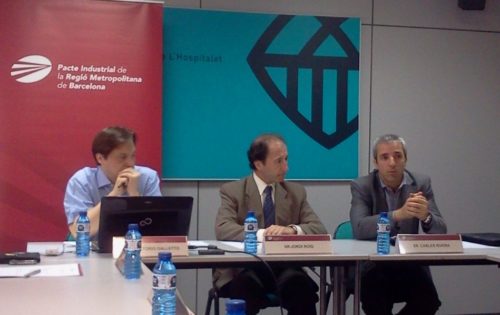 D’esquerra a dreta: Vittorio Galletto, director de l’estudi; Jordi Roig, president de la Comissió d’Innovació del Pacte Industrial, i Carles Rivera, coordinador gerent de l’associació