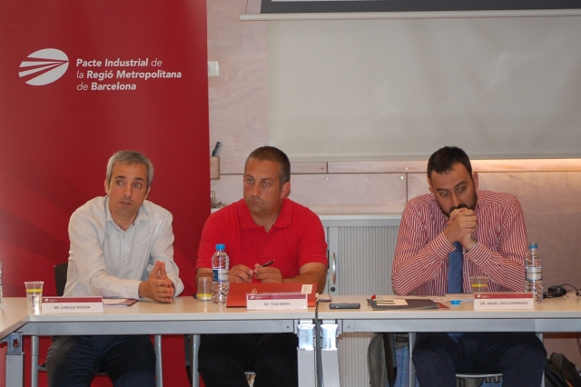 L-R: Carles Rivera, Managing Coordinator of the Pacte Industrial, Toni Mora, head of the Pacte Industrial Economic Activity Committee, and Angel Sanz-Carranza, lecturer at ESADE