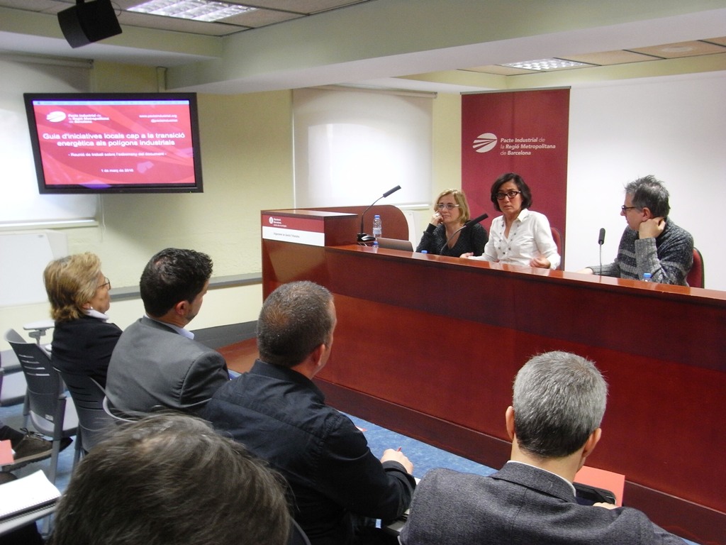 Un moment de la sessió de presentació de l'esborrany de l'estudi