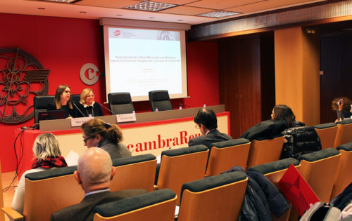 De izq. a dcha.: Alba Gubert y Anna Lluís en un momento de la presentación del Cuaderno 14 del Pacto Industrial