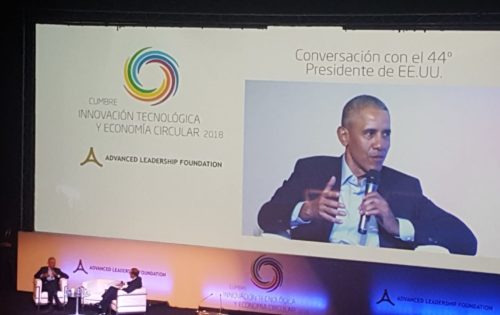 L'expresident dels Estats Units d'Amèrica Barack Obama durant un moment de la seva intervenció