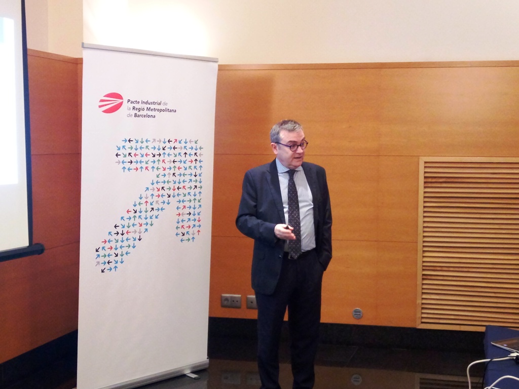 Joan Miquel Hernández, Head of the Business Development Area of the Generalitat of Catalunya, presenting the document on the labour impact of the industry 4.0.