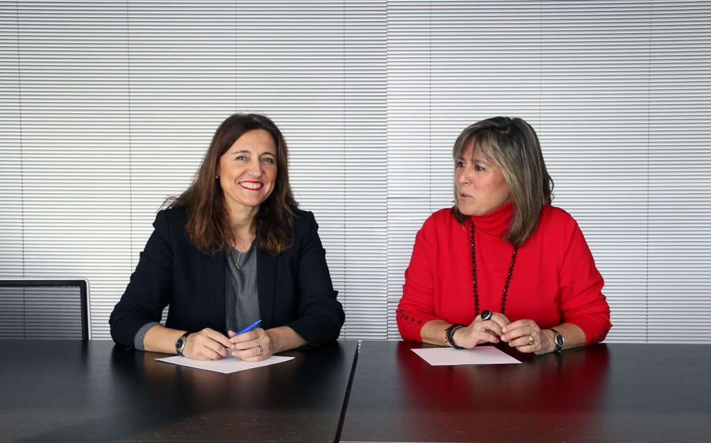 Mercè Conesa, presidenta del Port de Barcelona, i Núria Marín, presidenta del Comitè Executiu del Pacte Industrial.